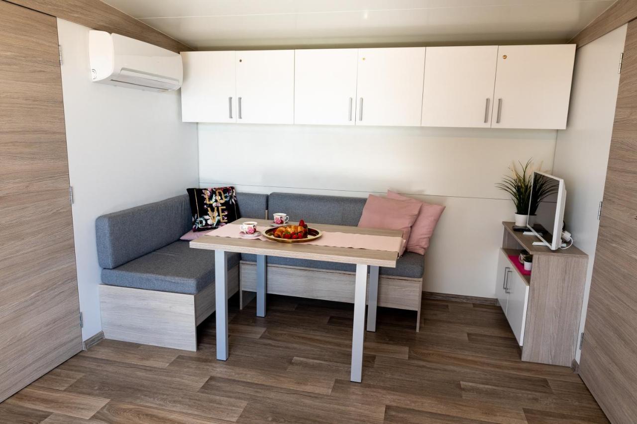Mobile Home Whit Sea View Lavojesa Drage Dış mekan fotoğraf
