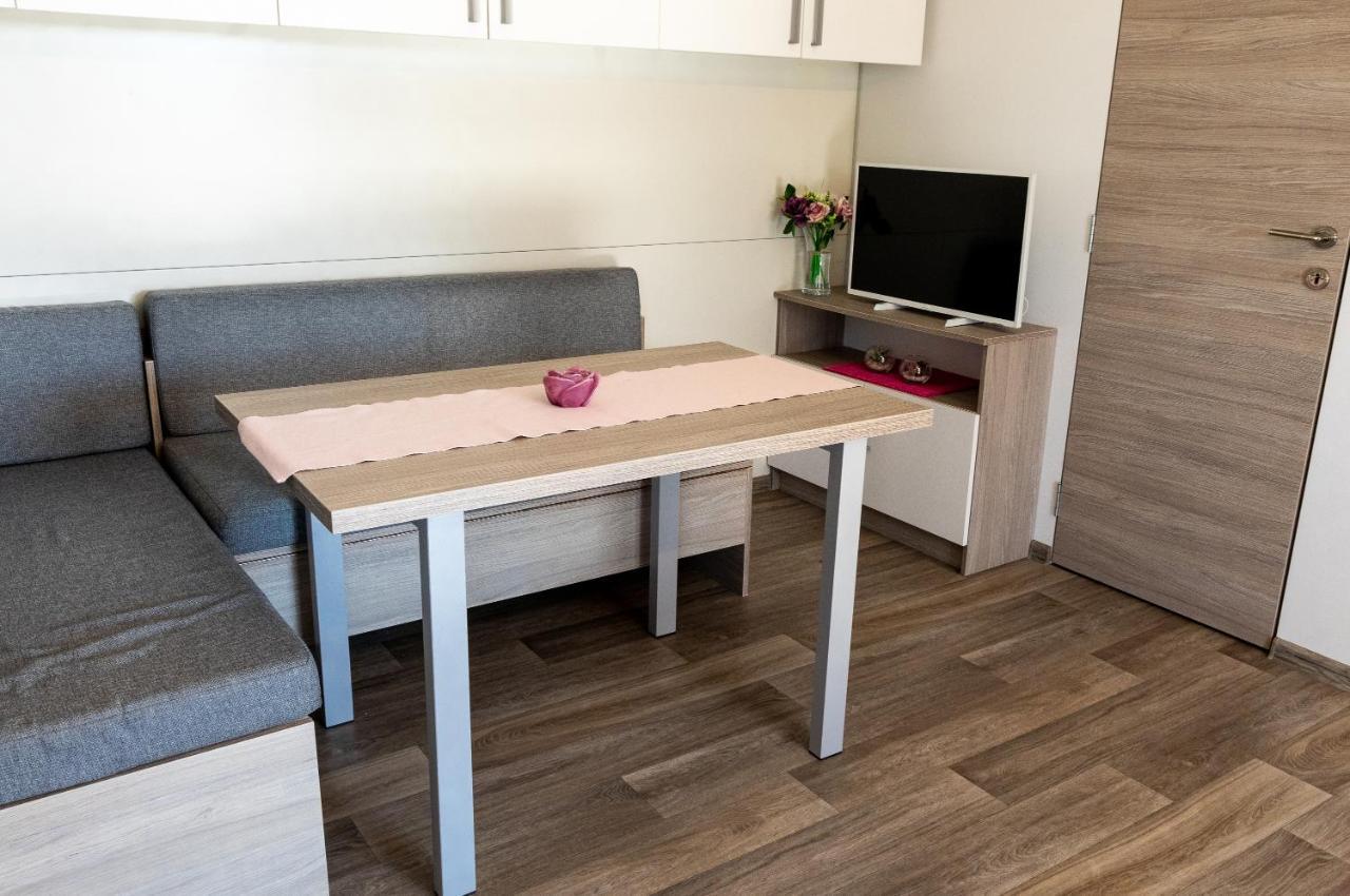 Mobile Home Whit Sea View Lavojesa Drage Dış mekan fotoğraf