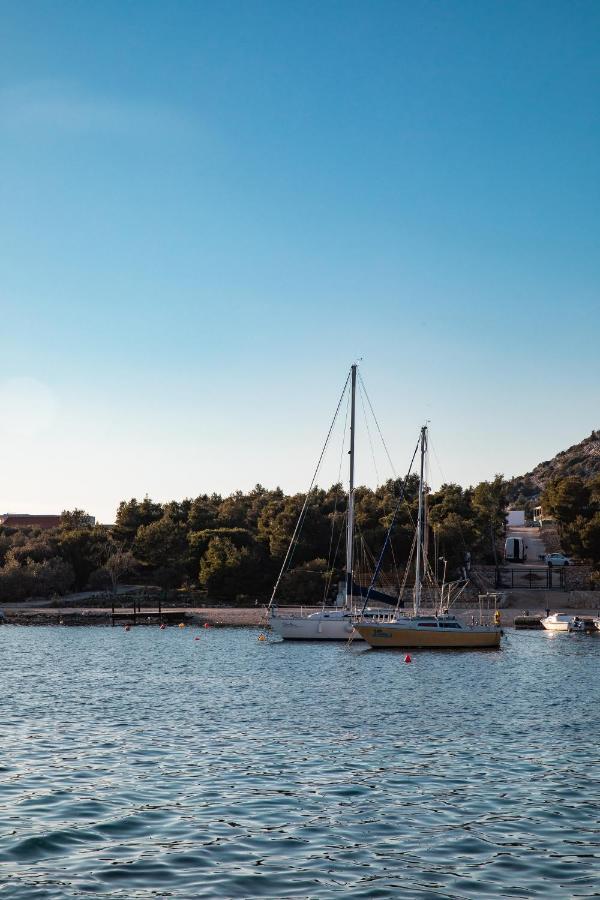 Mobile Home Whit Sea View Lavojesa Drage Dış mekan fotoğraf