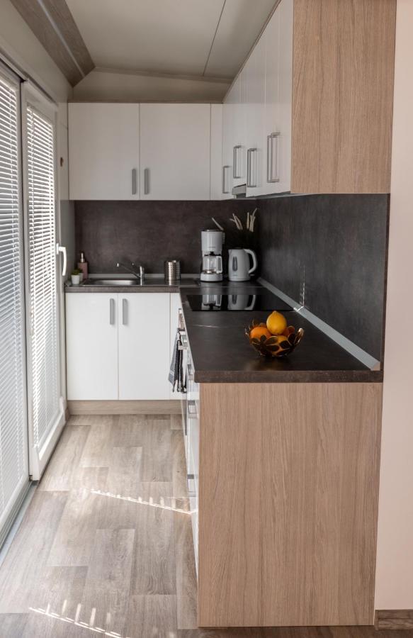 Mobile Home Whit Sea View Lavojesa Drage Dış mekan fotoğraf